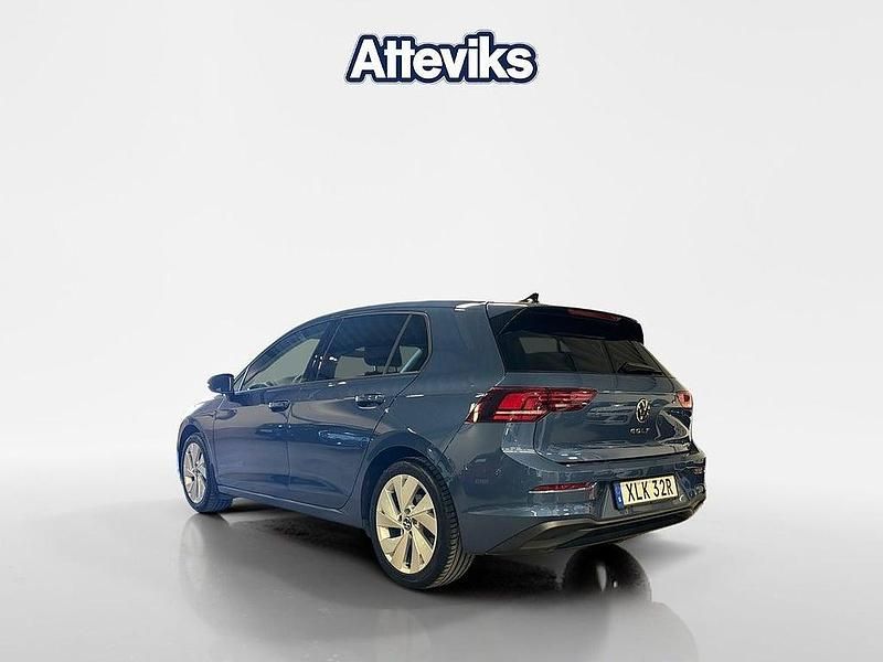 Begagnad VW Golf VIII Life 151 HK (111 kW) 2024 Blå Halvkombi
