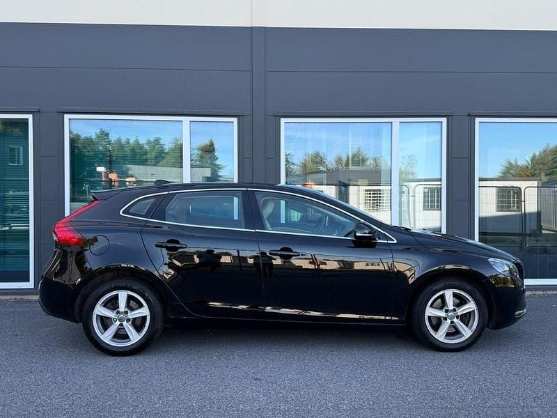 Begagnad 2014 Volvo V40 Summum Kombi | 129 400 kr (Dyr) - Bild 1/4