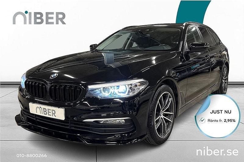 Svart Begagnad 2017 BMW 520 M Sport Kombi | 189 900 kr (Dyr) - Bild 1/4