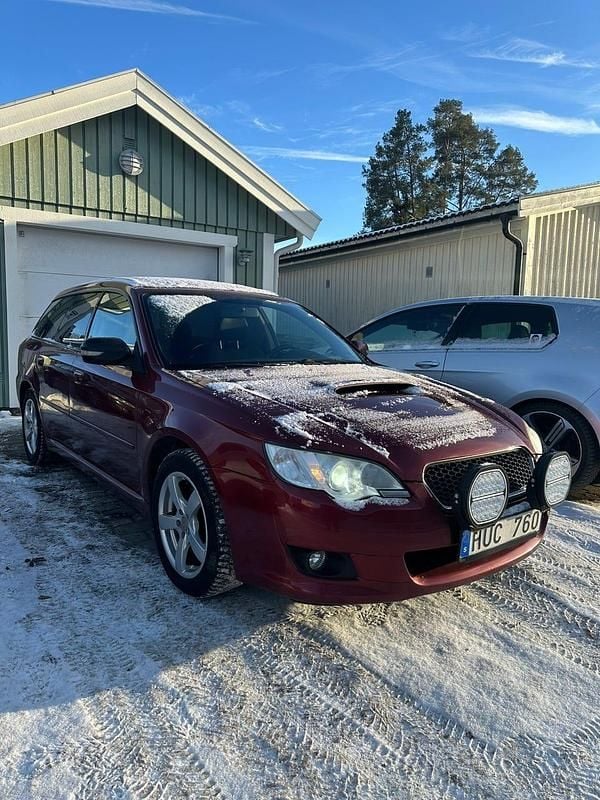 Begagnad Subaru Legacy 150 HK (110 kW) 2009