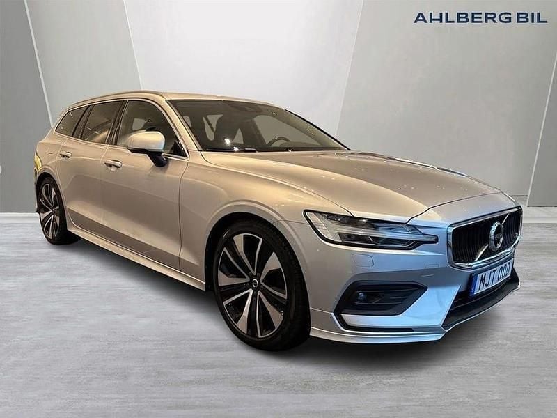 Silver Begagnad 2020 Volvo V60 Momentum Kombi | 294 500 kr (Marknadspris) - Bild 1/3