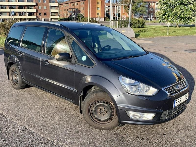 Grå Begagnad 2010 Ford Galaxy Trend Minibuss | 21 000 kr - Bild 1/4