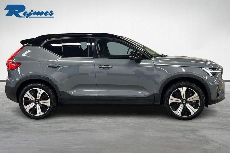 Begagnad Volvo XC40 Core 185 kW (252 HK) 2023 Thunder grey metallic SUV
