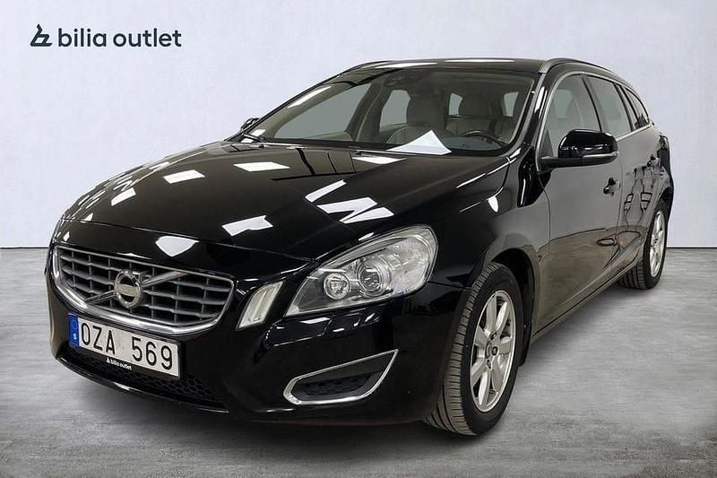 Svart Begagnad 2012 Volvo V60 Momentum Kombi | 134 900 kr (Bra pris) - Bild 1/3