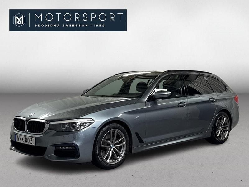 Blå Begagnad 2019 BMW 520 M Sport Kombi | 264 900 kr (Marknadspris) - Bild 1/3