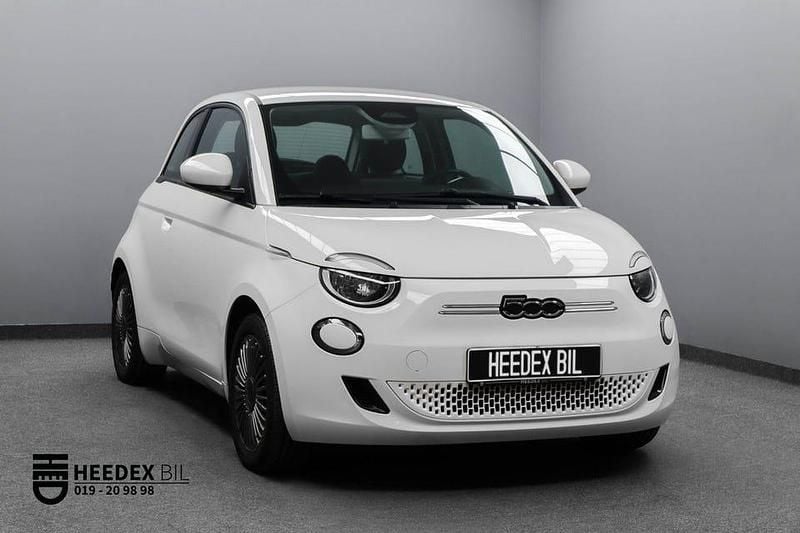 Begagnad Fiat 500e 86 kW (118 HK) 2022 Vit Halvkombi