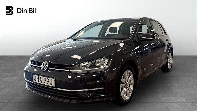 Grå Begagnad 2019 VW Golf VIII Halvkombi | 159 900 kr (Marknadspris) - Bild 1/4