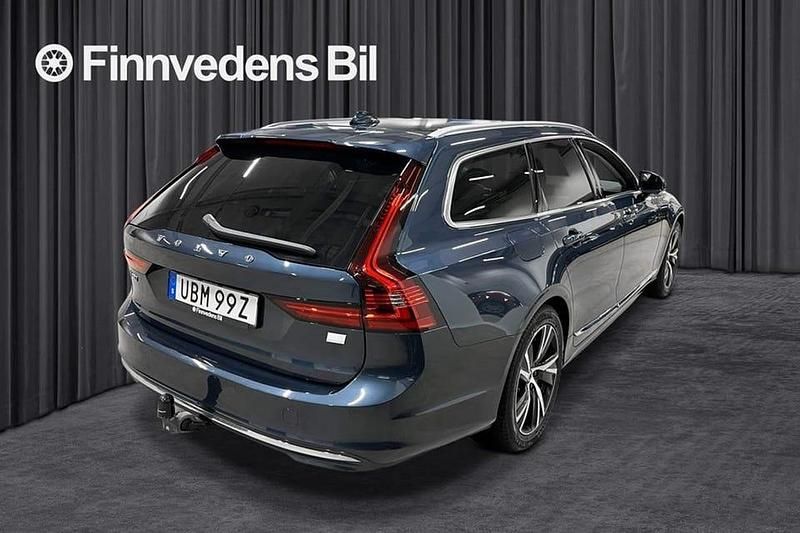 Begagnad Volvo V90 Core 355 HK (261 kW) 2024 Blå Kombi