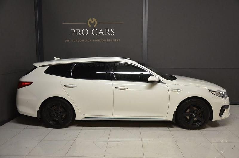 Begagnad Kia Optima 205 HK (150 kW) 2019 Vit Kombi