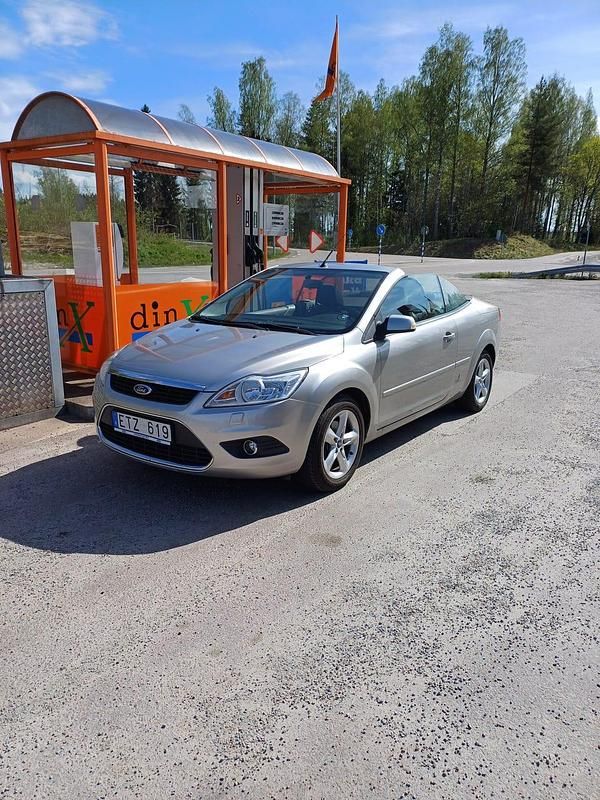 Luna metallic (grå/champagne metallic) Begagnad 2008 Ford Focus | 40 000 kr (Lite dyr) - Bild 1/3