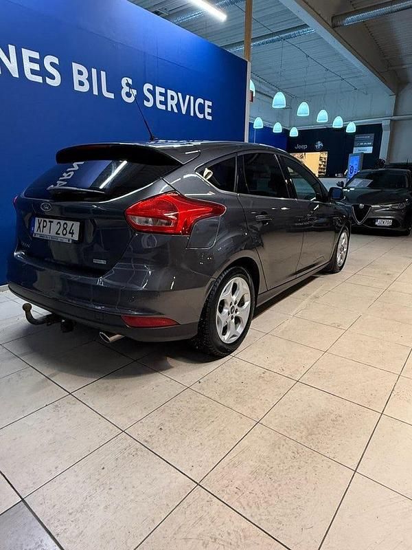 Begagnad Ford Focus Titanium 150 HK (110 kW) 2016 Grå