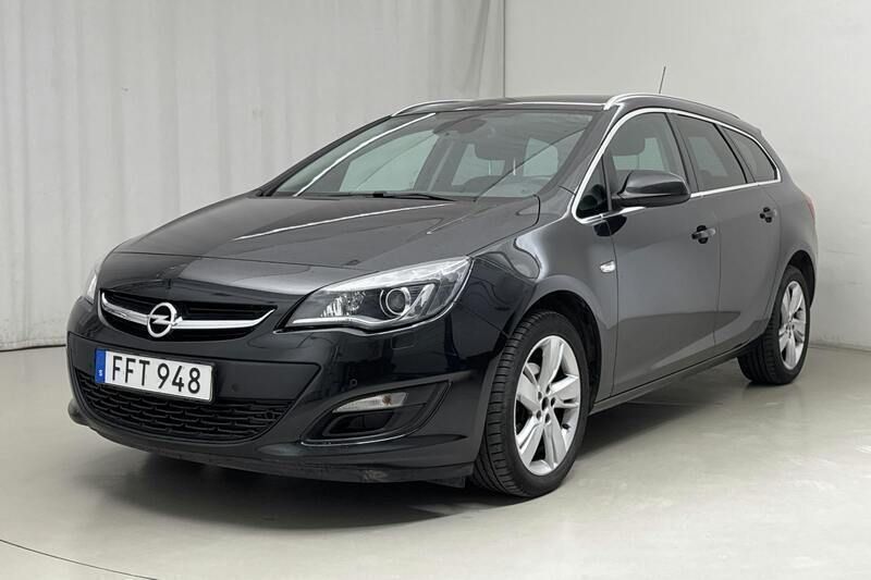 Svart Begagnad 2015 Opel Astra drive | 104 800 kr (Marknadspris) - Bild 1/4