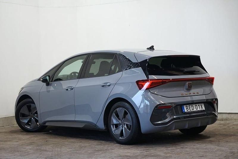 Begagnad Cupra Born 150 kW (204 HK) 2022 Grå Halvkombi
