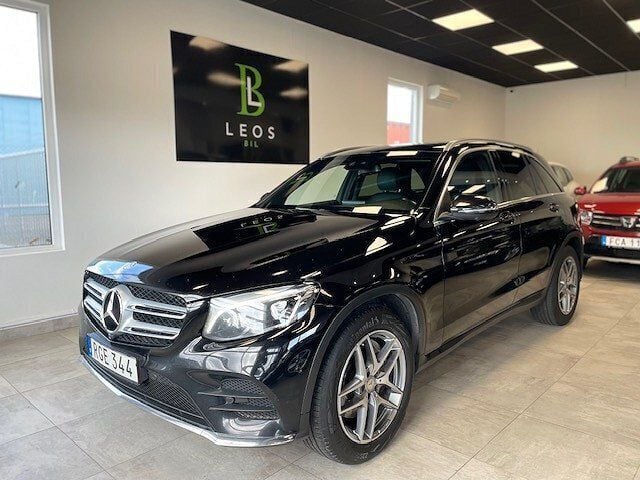 Svart Begagnad 2016 Mercedes GLC220 AMG line SUV | 179 900 kr (Marknadspris) - Bild 1/4