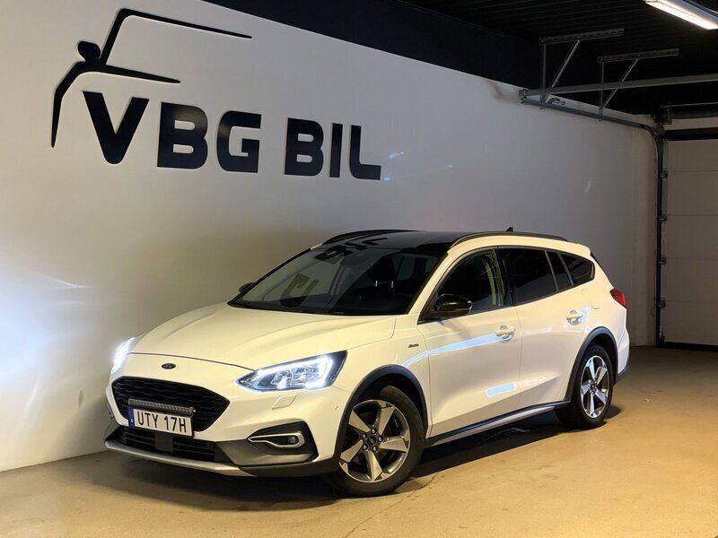 Vit Begagnad 2020 Ford Focus Active Kombi | 184 900 kr (Lite dyr) - Bild 1/4