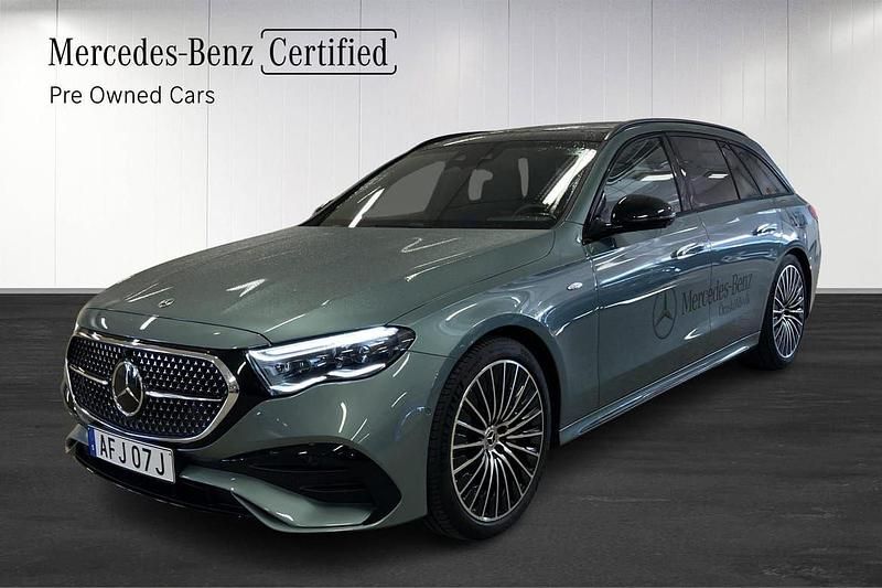 Grön Begagnad 2025 Mercedes E300 AMG line Kombi | 719 000 kr (Superpris) - Bild 1/4