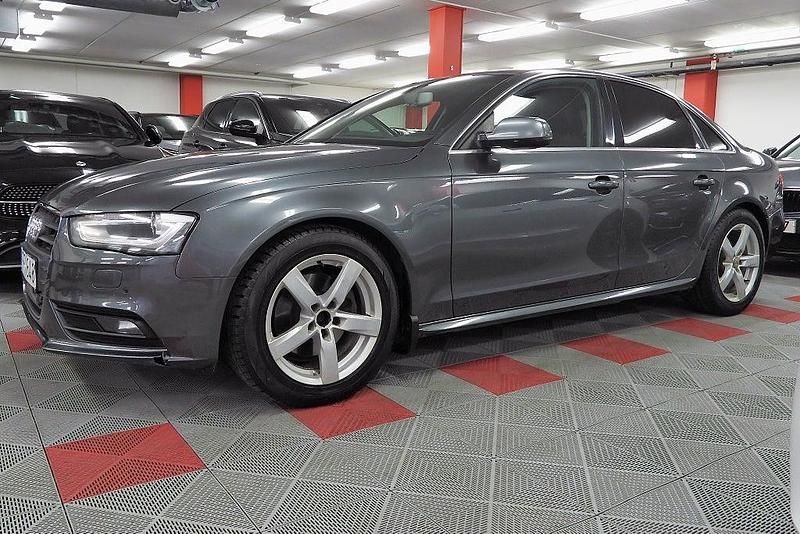 Begagnad Audi A4 Proline 177 HK (130 kW) 2012 Grå Sedan