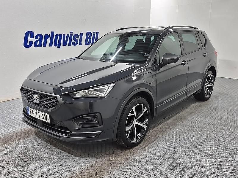 Grå (urano grey) Begagnad 2021 Seat Tarraco FR SUV | 325 000 kr (Lite dyr) - Bild 1/4