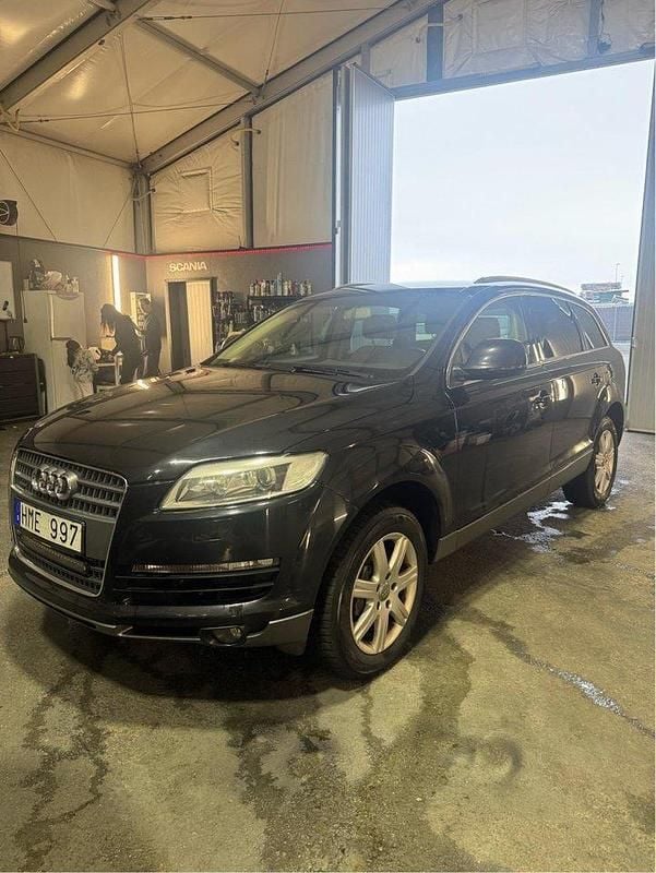 Svart Begagnad 2009 Audi Q7 Design SUV | 100 000 kr (Marknadspris) - Bild 1/4