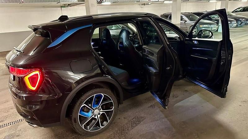 Begagnad Lynk & Co 01 261 HK (191 kW) 2022 SUV