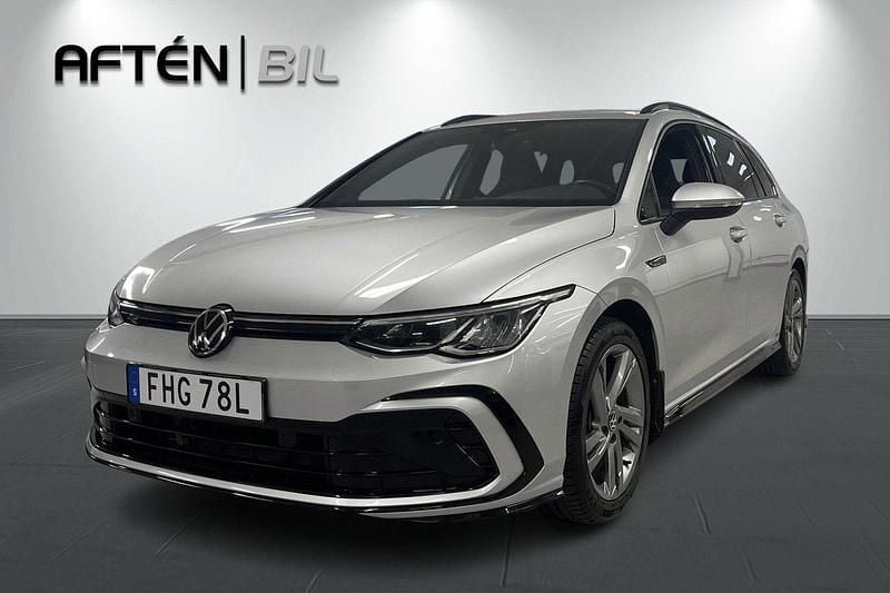 Silver Begagnad 2021 VW Golf VIII R-line Kombi | 309 800 kr (Dyr) - Bild 1/3