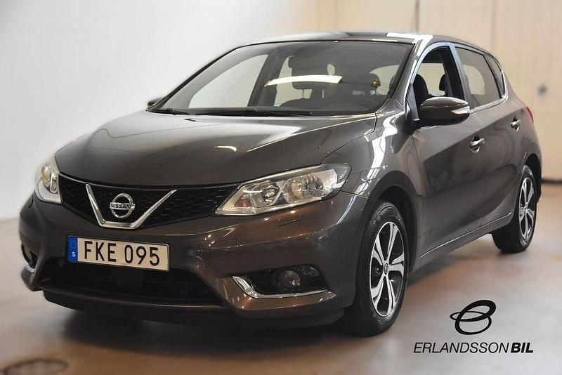 Brun Begagnad 2015 Nissan Pulsar Halvkombi | 84 900 kr (Marknadspris) - Bild 1/4