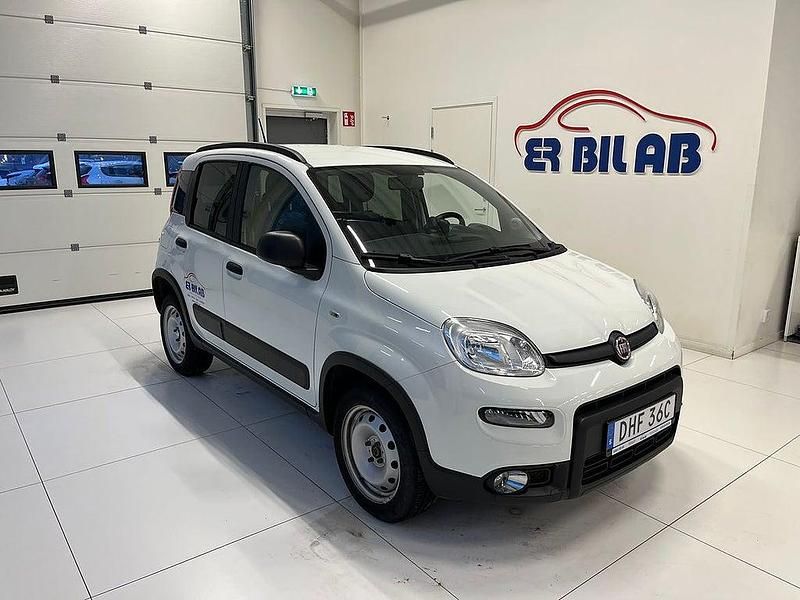 Vit Begagnad 2021 Fiat Panda Halvkombi | 119 900 kr - Bild 1/4