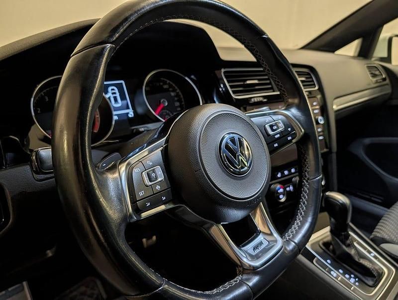 Begagnad VW Golf VII GT 150 HK (110 kW) 2020 Vit Halvkombi