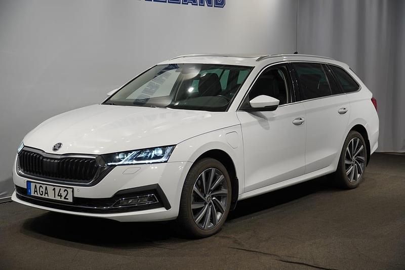 Begagnad Skoda Octavia 207 HK (152 kW) 2021 Vit Kombi