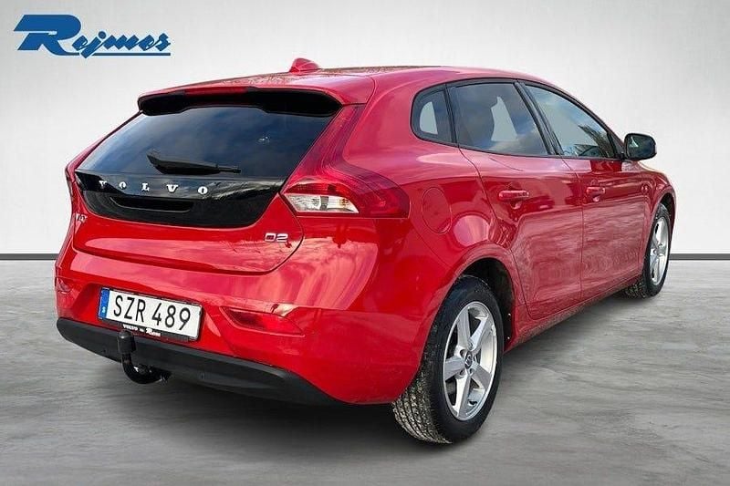 Begagnad Volvo V40 Kinetic 120 HK (88 kW) 2015 Röd Kombi
