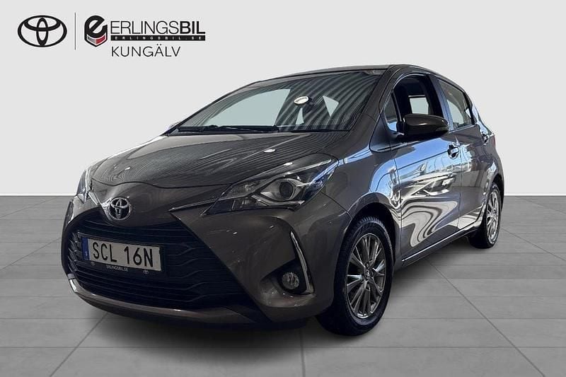 Mörkgrå Begagnad 2019 Toyota Yaris Active Halvkombi | 154 900 kr (Bra pris) - Bild 1/4