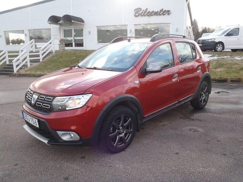 Begagnad Dacia Sandero Stepway 90 HK (66 kW) 2016 Röd Kombi