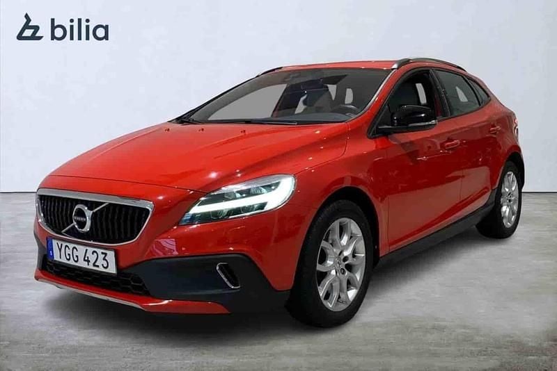 Röd Begagnad 2016 Volvo V40 Business Edition Halvkombi | 154 900 kr (Bra pris) - Bild 1/1