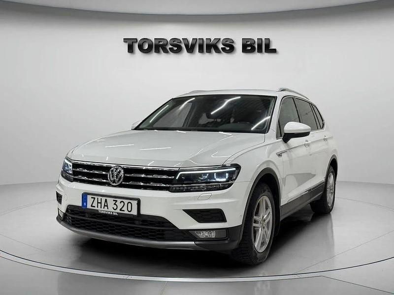 Vit Begagnad 2018 VW Tiguan Allspace SUV | 239 900 kr (Bra pris) - Bild 1/4