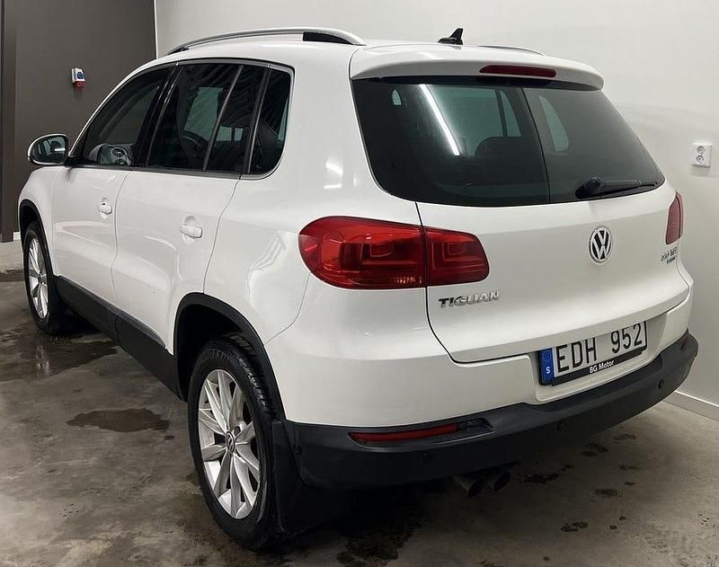 Begagnad VW Tiguan Sportline 140 HK (102 kW) 2012 Vit SUV