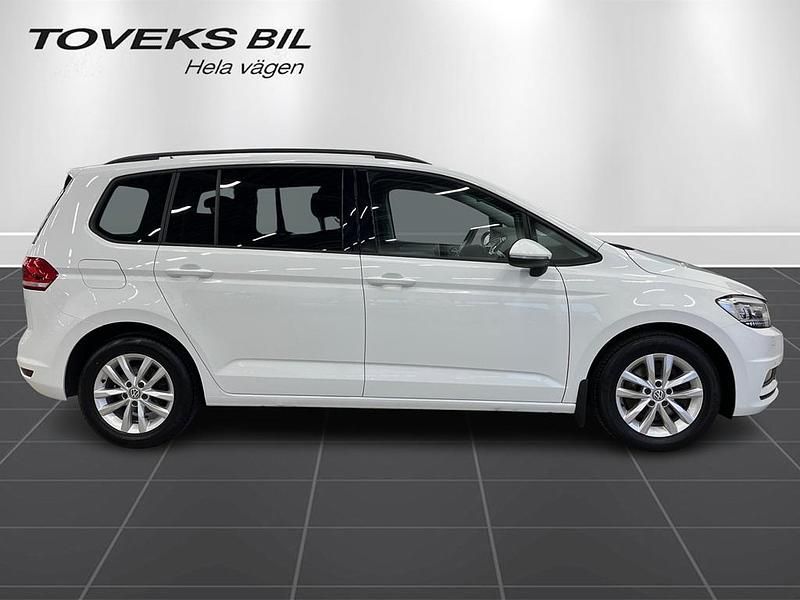 Begagnad VW Touran 110 HK (80 kW) 2018 Vit Minibuss