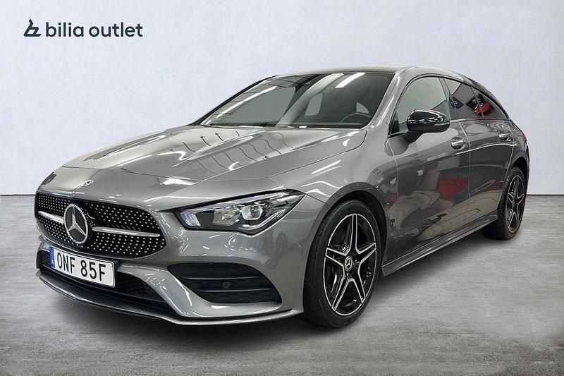 Mörkgrå Begagnad 2022 Mercedes CLA200 AMG line Kombi | 324 900 kr (Marknadspris) - Bild 1/3