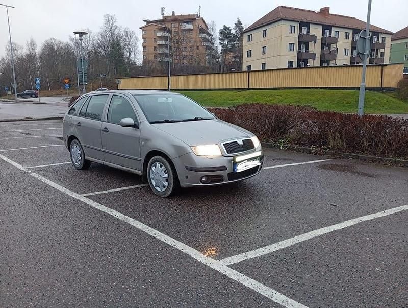 Begagnad 2007 Skoda Fabia Kombi | 14 900 kr (Marknadspris) - Bild 1/4