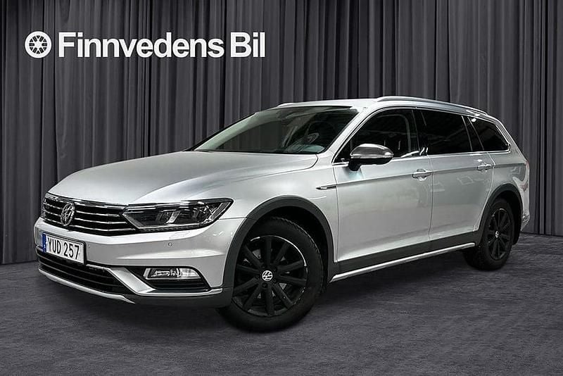Silver Begagnad 2017 VW Passat Alltrack Kombi | 199 000 kr (Lite dyr) - Bild 1/4