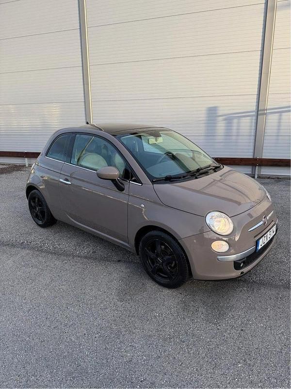 Brun Begagnad 2008 Fiat 500 Lounge Halvkombi | 33 500 kr - Bild 1/4