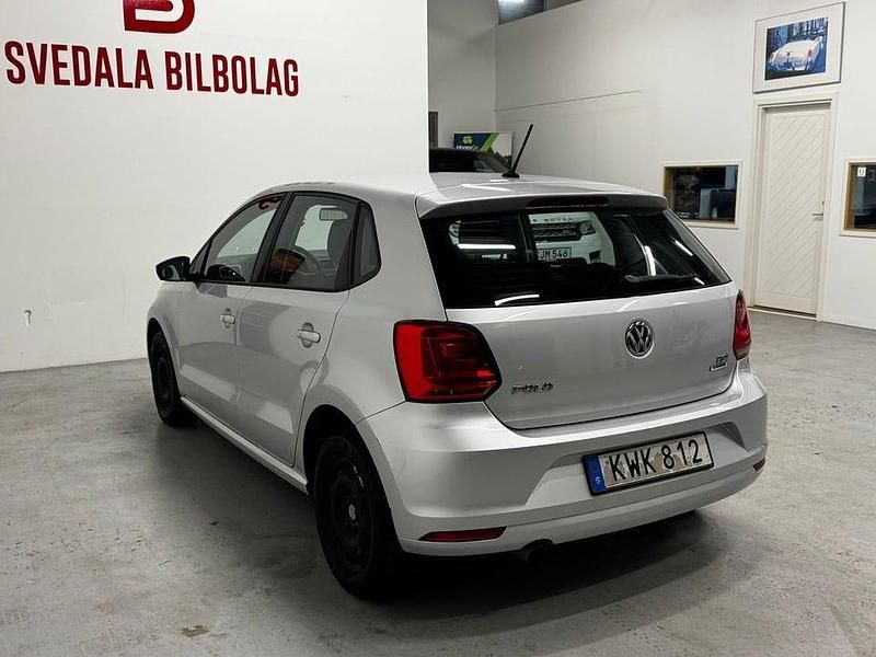 Begagnad VW Polo 90 HK (66 kW) 2016 Silver Halvkombi