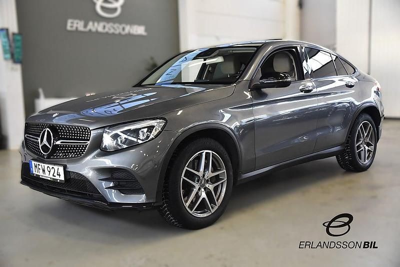 Grå Begagnad 2017 Mercedes GLC220 AMG Sportkupé | 299 900 kr (Marknadspris) - Bild 1/4