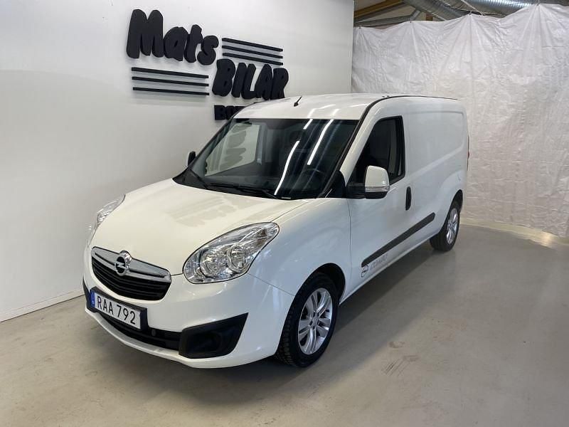 Vit Begagnad 2018 Opel Combo Minibuss | 129 900 kr - Bild 1/4