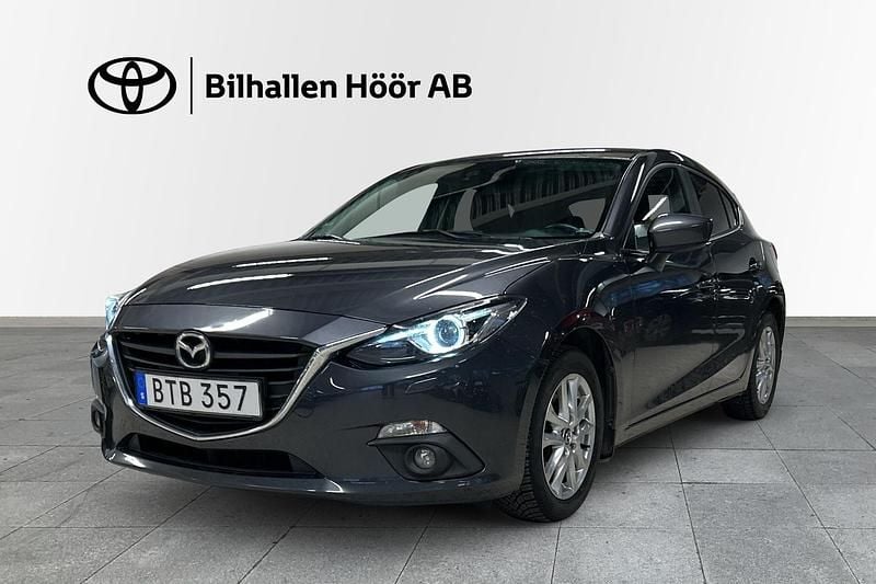 Grå Begagnad 2016 Mazda 3 Inclusive Halvkombi | 114 900 kr (Bra pris) - Bild 1/4