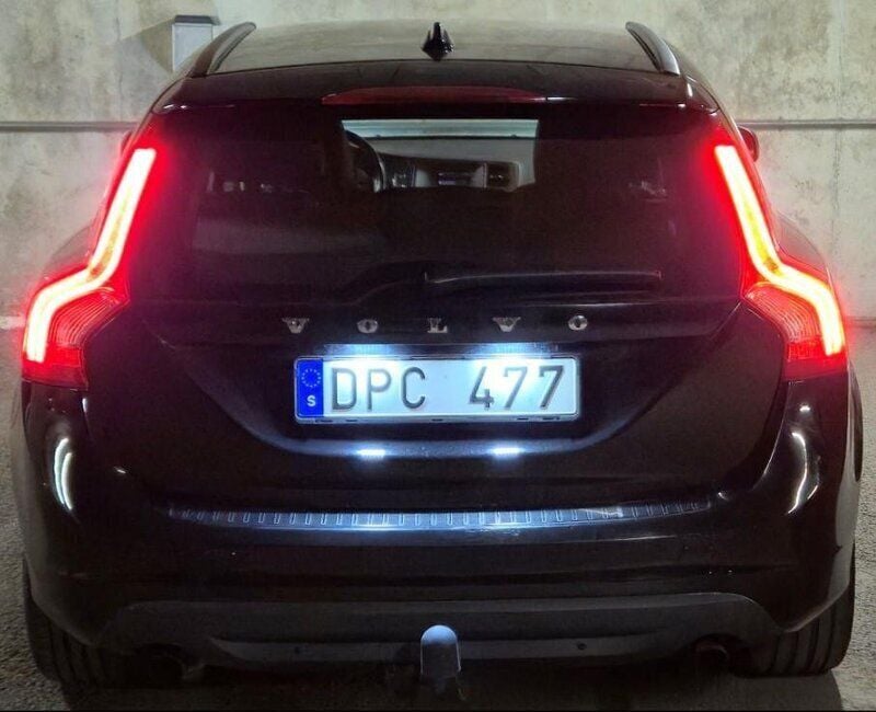 Svart Begagnad 2012 Volvo V60 Momentum Kombi | 100 000 kr (Superpris) - Bild 1/4