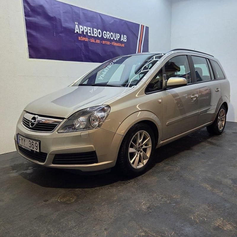 Grå Begagnad 2007 Opel Zafira Minibuss | 29 999 kr (Lite dyr) - Bild 1/4