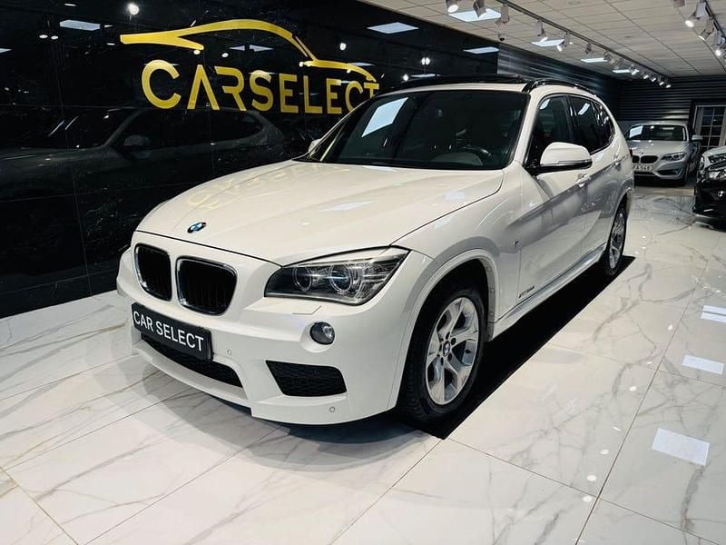 Vit Begagnad 2015 BMW X1 M Sport SUV | 169 900 kr (Marknadspris) - Bild 1/4