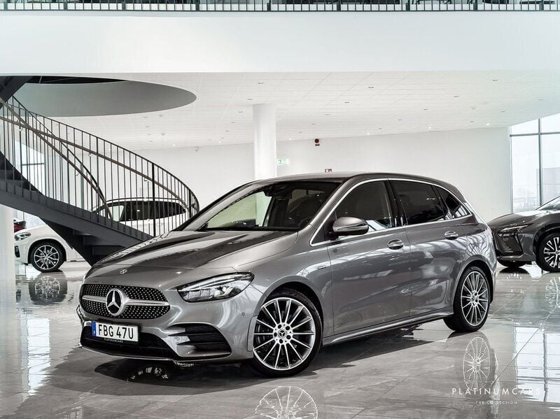 Mörkgrå Begagnad 2020 Mercedes B250e AMG Minibuss | 304 000 kr (Marknadspris) - Bild 1/4