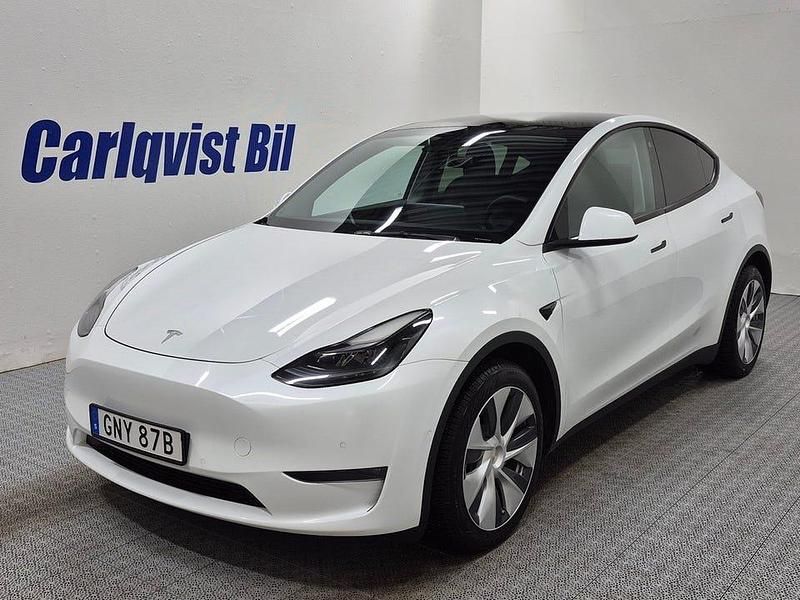 Vit Begagnad 2021 Tesla Model Y Long Range AWD SUV | 339 000 kr (Marknadspris) - Bild 1/4