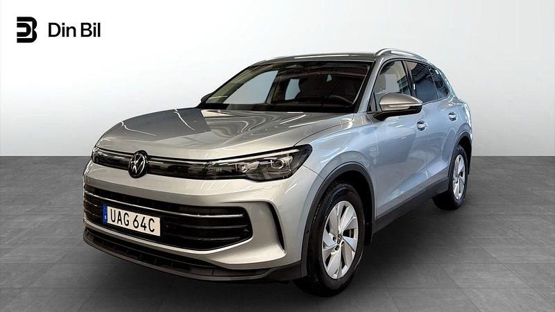 Silver Begagnad 2024 VW Tiguan Life SUV | 389 900 kr (Dyr) - Bild 1/4